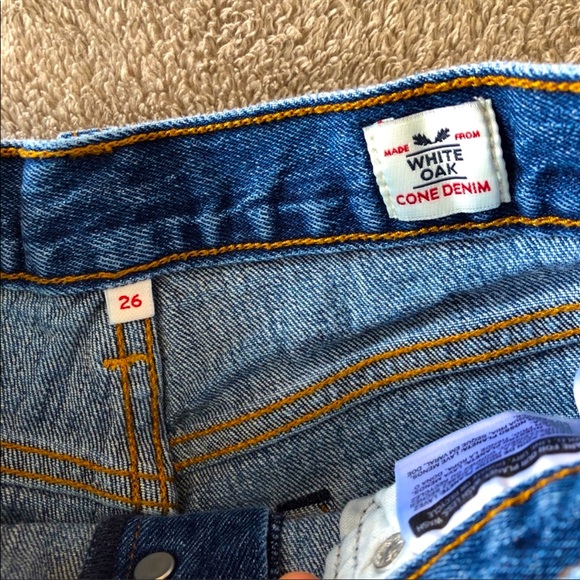 Levi’s - Picture 2 of 3